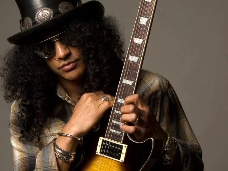 Slash confirma quatro shows no Brasil em abril de 2027