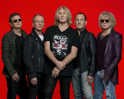 Def Leppard recebe prêmio por impacto de “Pour Some Sugar on Me”