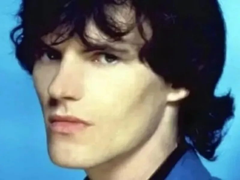Morre Peter Byrne, fundador do Naked Eyes, aos 74 anos em Los Angeles