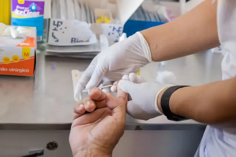 Testagem e prevenção são reforçadas após 7.056 notificações de sífilis em Goiás