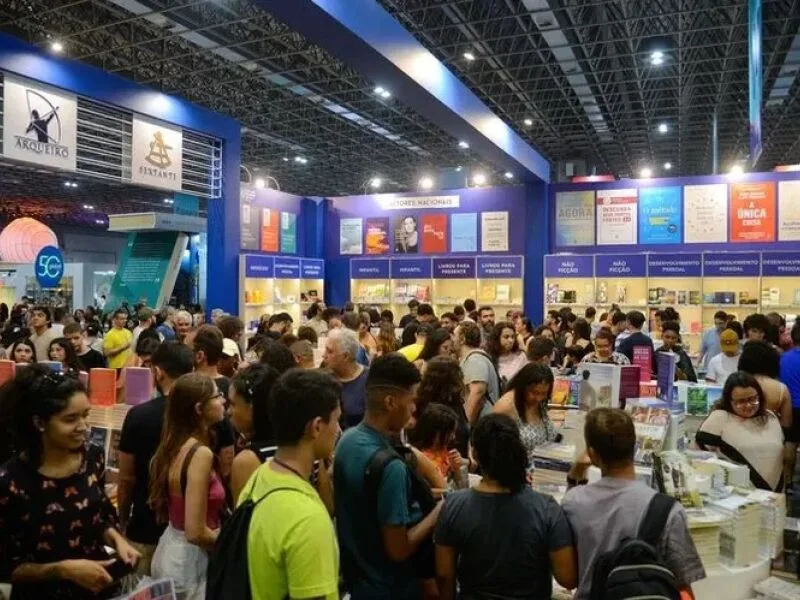 Bienal de São Paulo tem vendas, malas de rodinha e ingressos disponíveis