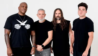 Regis Tadeu relaciona mudança do show final do Sepultura a possível reencontro