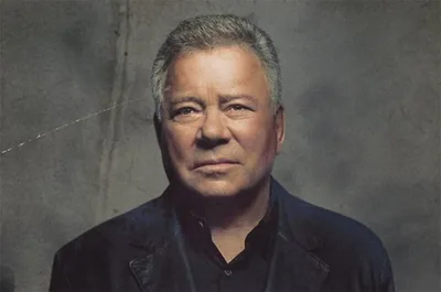 Bruce Shatner estreia no palco do metal com clássicos de Ozzy e Metallica