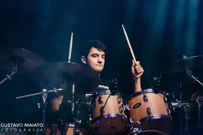 Baterista do Angra comenta vídeo de aniversário de Ronaldo no Instagram