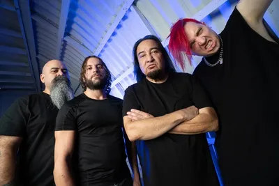 Milo Silvestro detalha como Burton C. Bell moldou sua estreia no Fear Factory