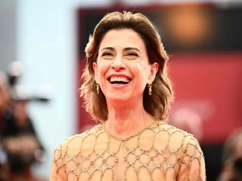 Aos 61, Fernanda Torres mostra registro reservado da comemoração