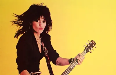 Joan Jett diz ter sido atacada por fãs após mudança em show na Espanha