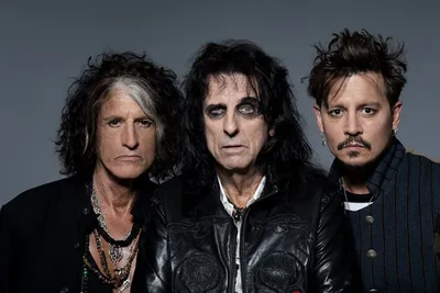 Hollywood Vampires discute novo trabalho após pausa na agenda de Johnny Depp