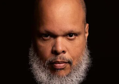 Ed Motta relembra a pressão para esconder disco do Police na adolescência