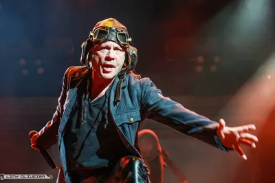 Bruce Dickinson liga a força do Iron Maiden ao talento e à cobrança interna