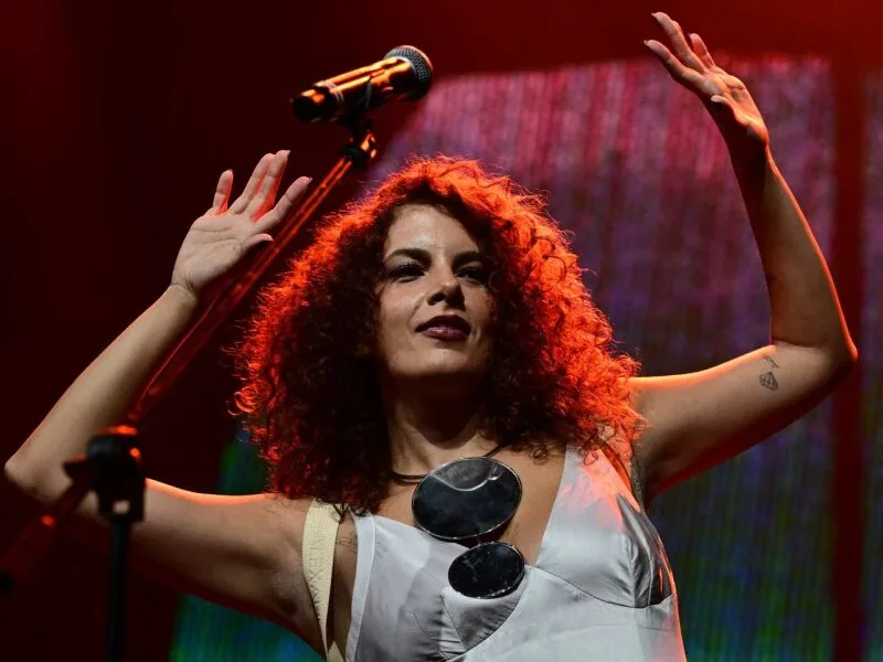 Céu celebra duas décadas de carreira em show na Sessions, no Recife
