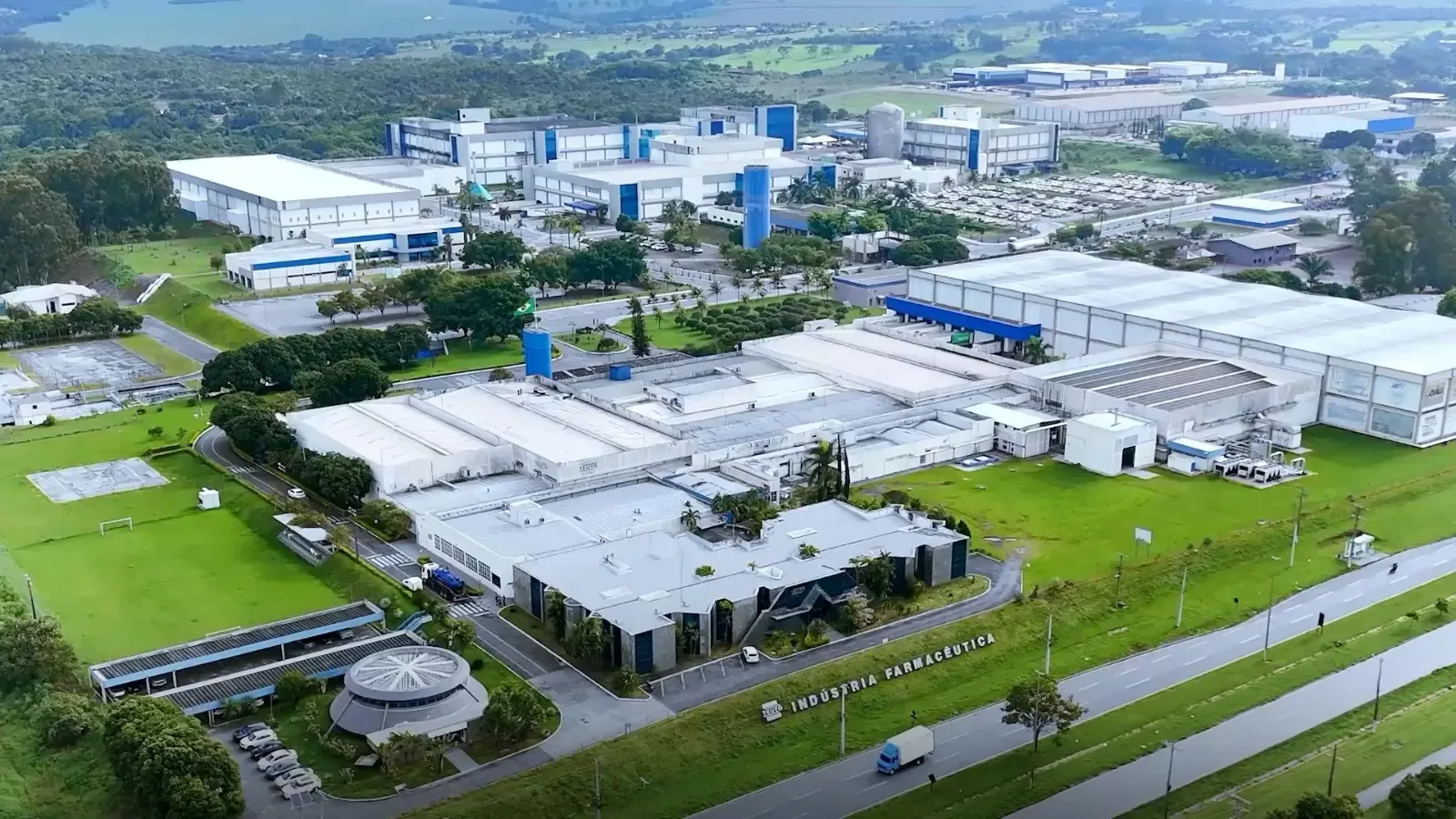 Laboratório Teuto oferece mais de 40 vagas em áreas administrativas e industriais