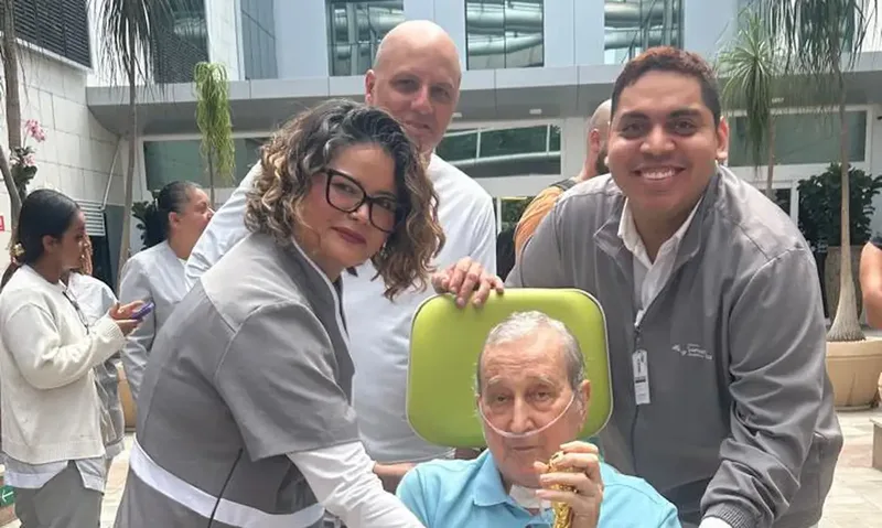 Carlos Alberto Parreira deixa hospital após 80 dias de internação no Rio