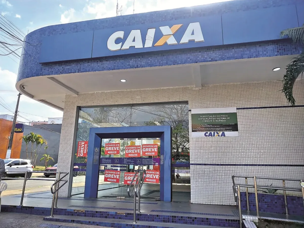 Funcionários da Caixa entram em greve por tempo indeterminado em Goiás