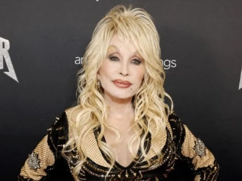 Ação judicial restringe acesso de sobrinho de Dolly Parton a empresas da família