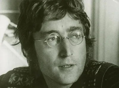 A faixa de John Lennon inspirada na acidez de Bob Dylan