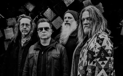 Pepper Keenan organiza canções antigas para projeto solo