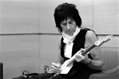 Jeff Beck encontrou em Cliff Gallup e Django Reinhardt novas regras para a guitarra