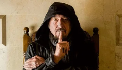 Ian Anderson diz que tocaria com o Metallica sem cobrar cachê