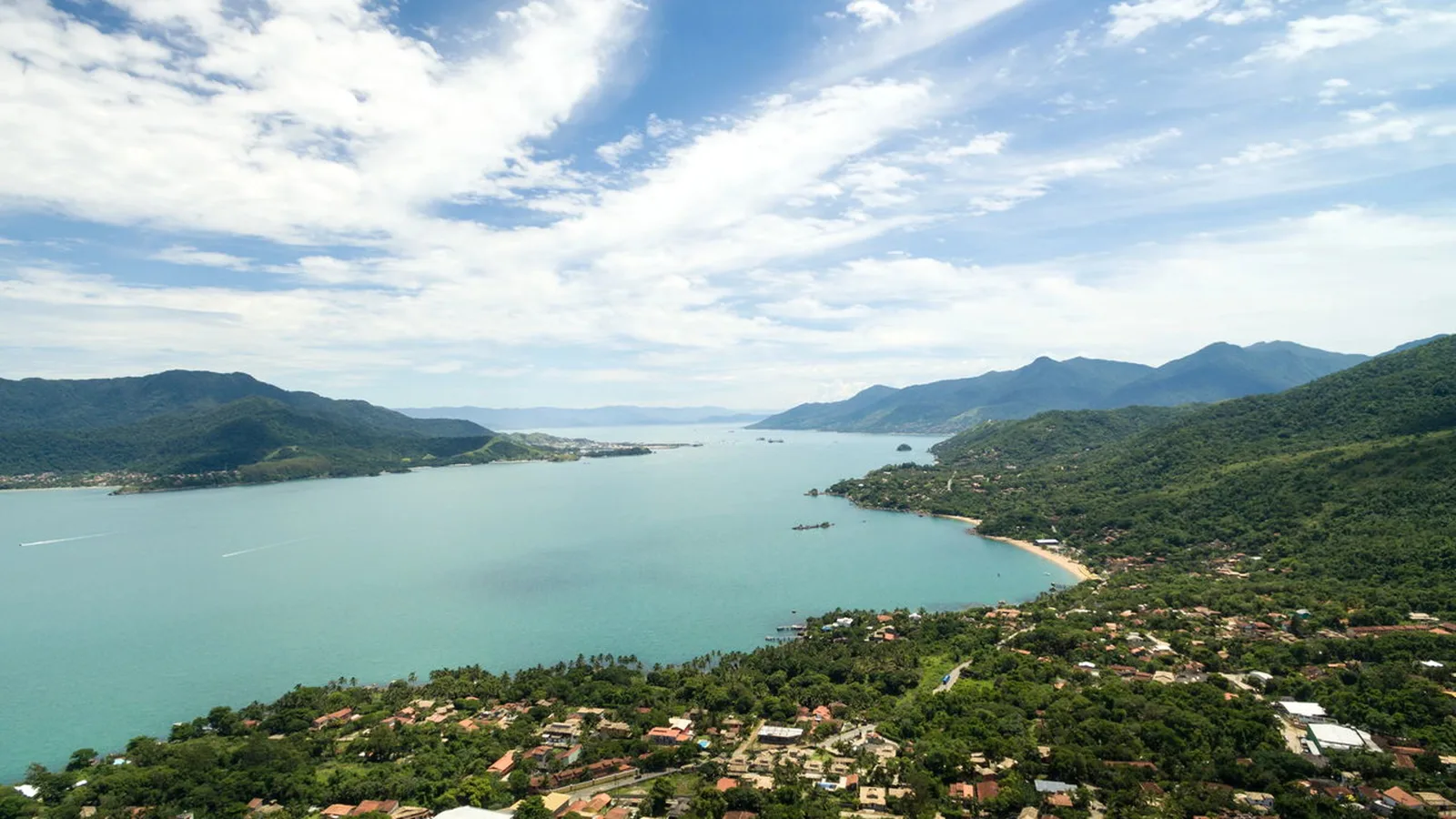 Ilhabela combina praias, cachoeiras e preservação em quase todo o território