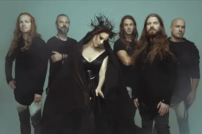 Simone Simons diz que estética também faz parte da experiência do Epica