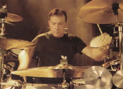 Neil Peart admirava a busca de Bill Bruford por novos caminhos na bateria