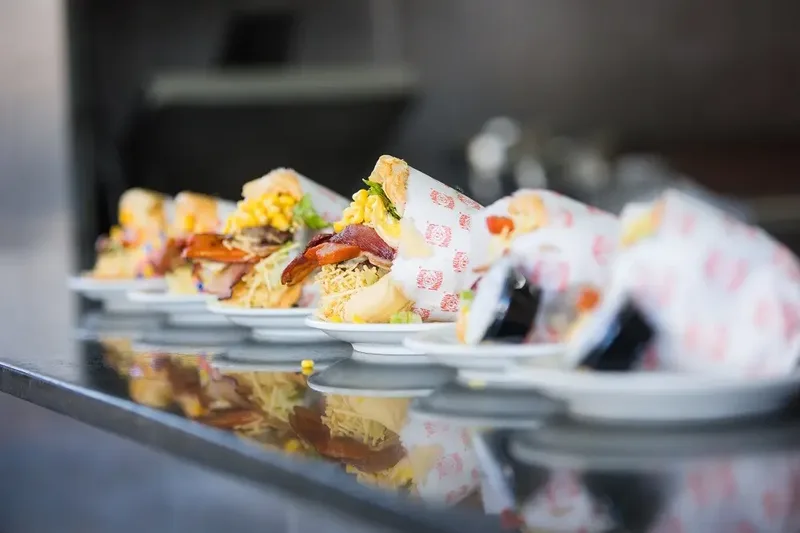 Pit-dogs ganham rota gastronômica e programação especial em Goiânia