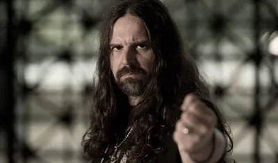 Andreas Kisser descobre ausência de covers do Sepultura no streaming