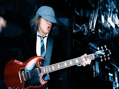 Angus Young diz que Pete Townshend perde força sem o The Who