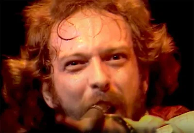 Ian Anderson relembra pegadinha com consolo nos shows do Jethro Tull