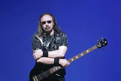 Judas Priest convoca Davey Rimmer para show em Londres após lesão de Ian Hill