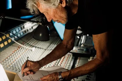 Roger Waters rejeitou Schwarzenegger, Stallone e Bruce Willis no cinema