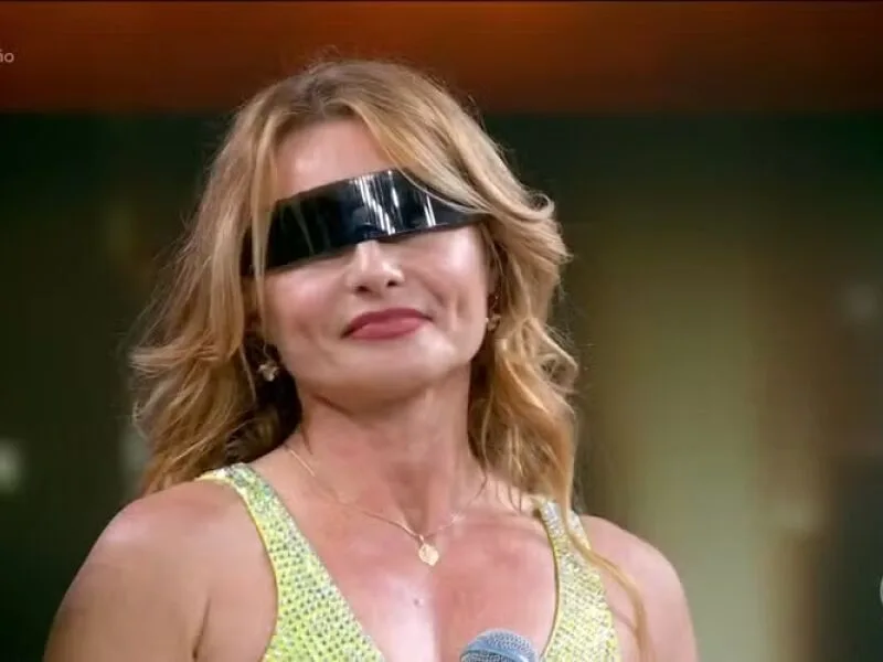 Rita Guedes relata complicações após cirurgia nas pálpebras