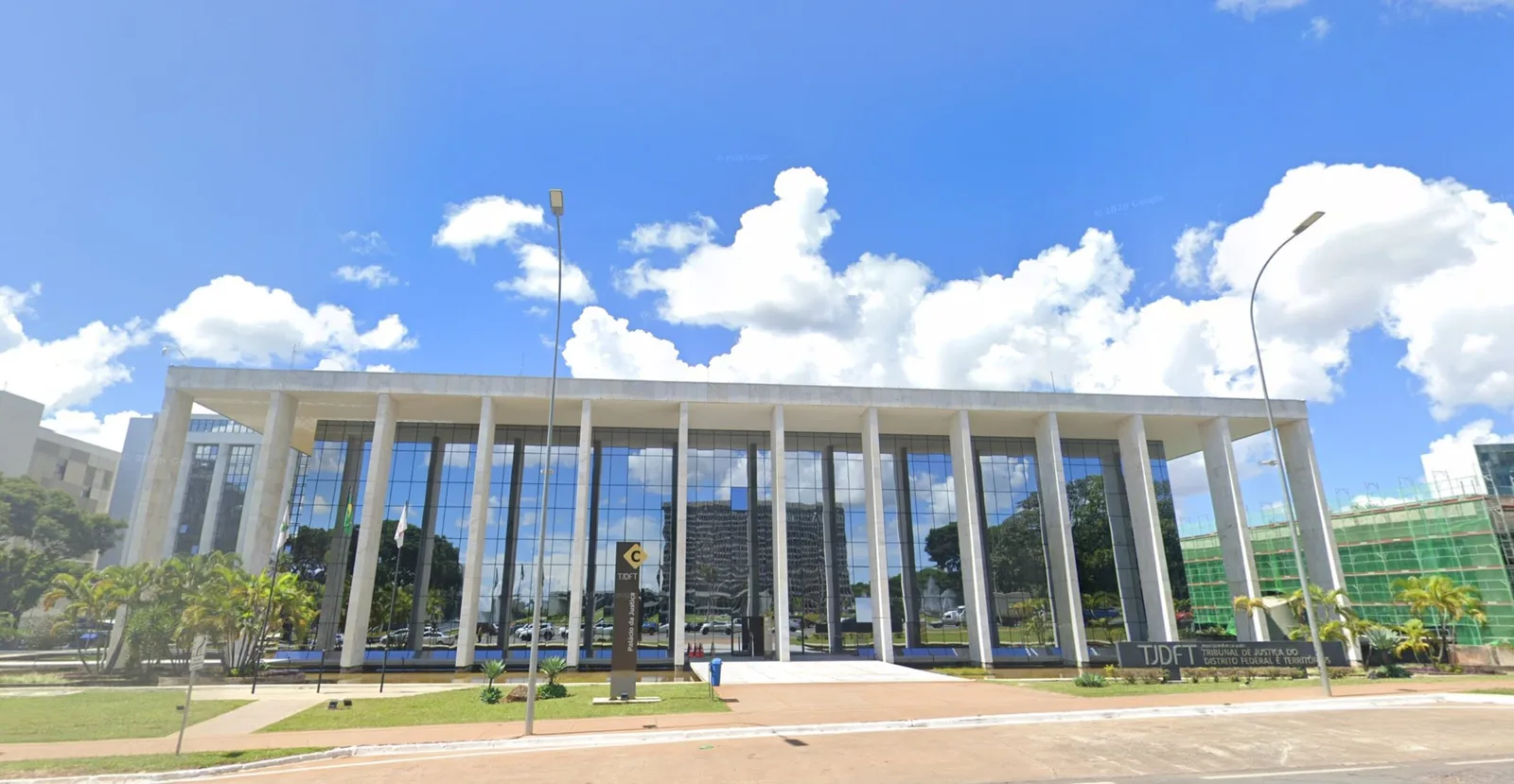 Queda de árvore gera ressarcimento por danos a jazigo em Taguatinga