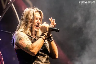 As duas faixas que levaram Edu Falaschi à seleção do Iron Maiden