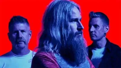 Troy Sanders fala sobre a saída de Brent Hinds e a morte do ex-colega