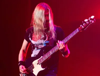 Megadeth enfrenta falha no baixo antes de “Peace Sells” nos EUA
