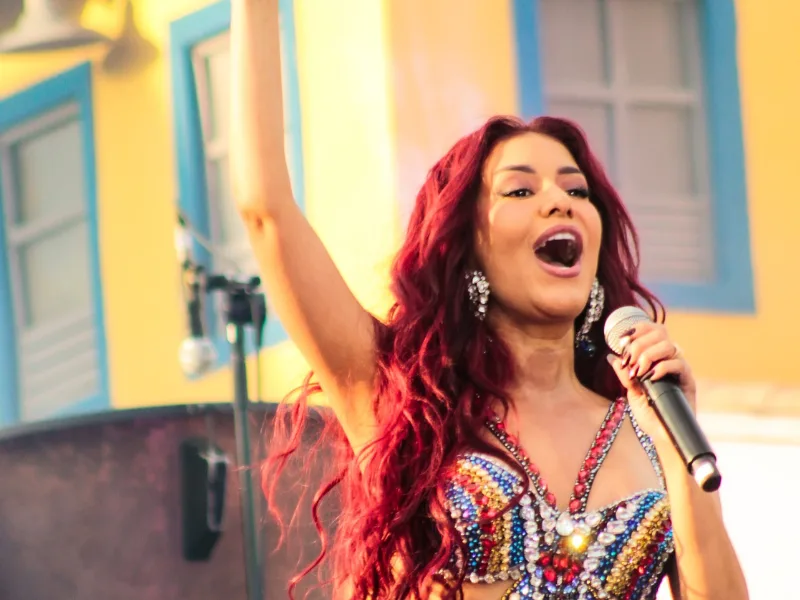 Priscila Senna estreia no Rock in Rio com repertório que celebra o brega