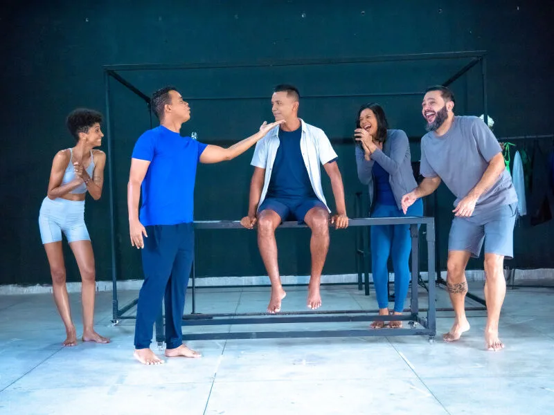 Osicran leva sátira dos bastidores do teatro a sessões gratuitas no Recife