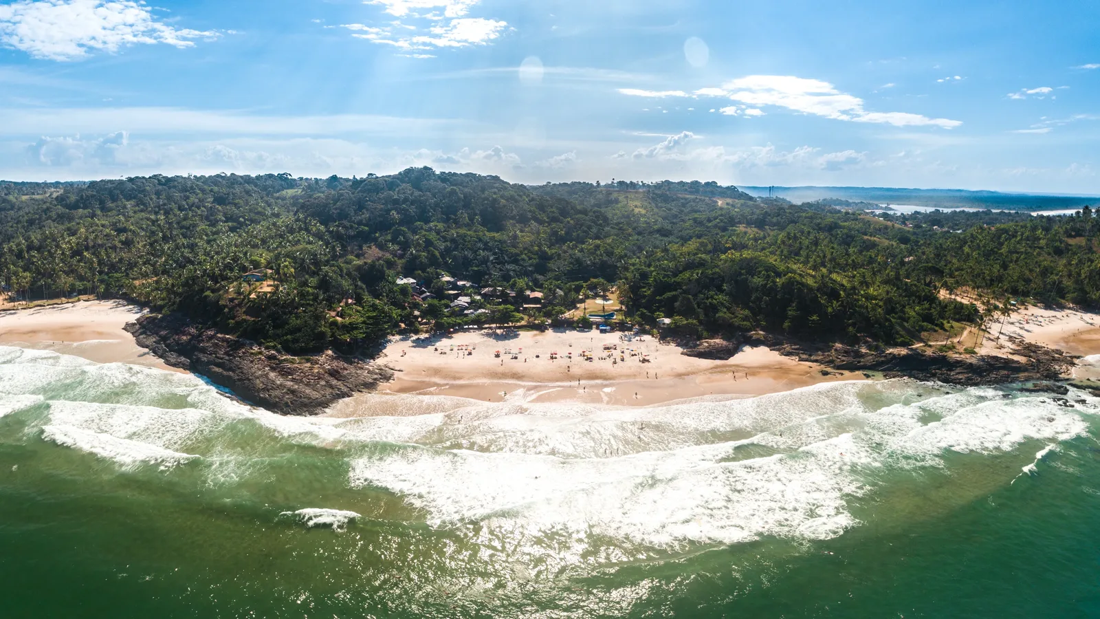 Itacaré combina praias urbanas, rios e trilhas em meio à Mata Atlântica