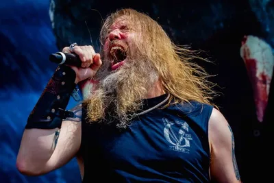 Amon Amarth reúne 10 faixas em “The Allfather Awakens”