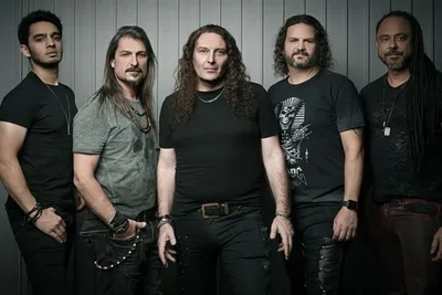 Fabio Lione reage com ironia a explicação sobre hiato do Angra