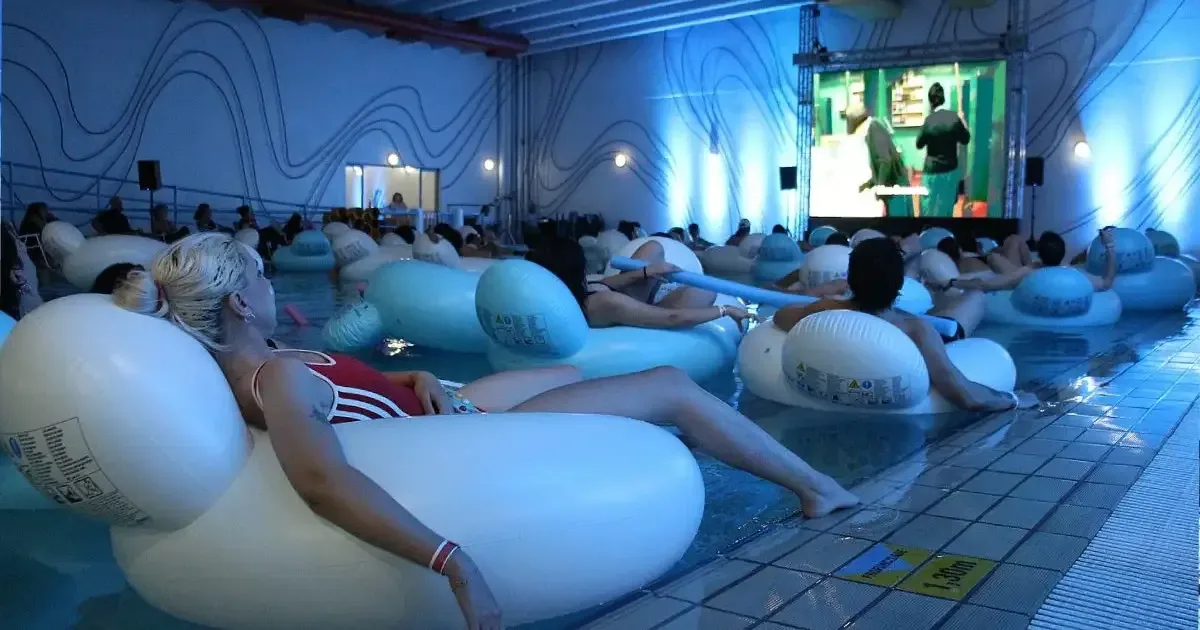 Sesc Vila Mariana promove festival de cinema dentro da piscina