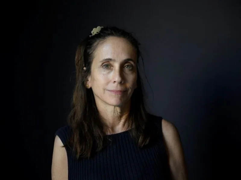 Alessandra Sanguinetti critica cortes no cinema ao receber prêmio em San Sebastián