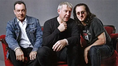 A ligação de Robert Plant que recolocou Geddy Lee em movimento