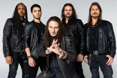 Andreoli afirma que Angra tentou manter Fabio Lione durante pausa da banda