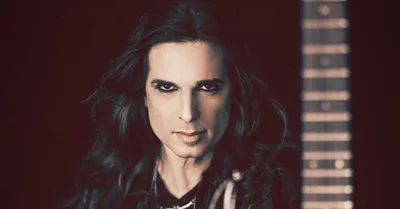A trilha de Kiko Loureiro entre Elis Regina, Black Sabbath e Steve Vai