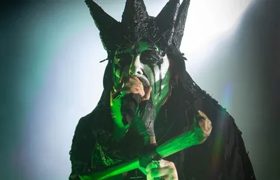 King Diamond interpreta “Mama” durante apresentação do My Chemical Romance
