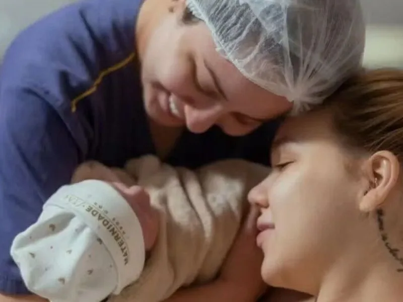 Isabela nasce em São Paulo após tratamento para ampliar família de Mari Fernandez