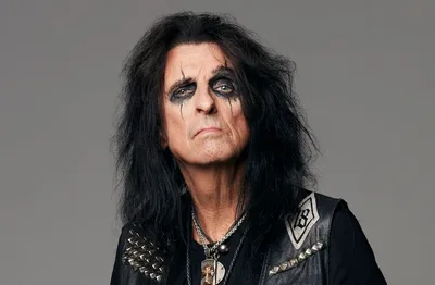 Alice Cooper conta como o crack entrou em sua trajetória e fala sobre a recuperação